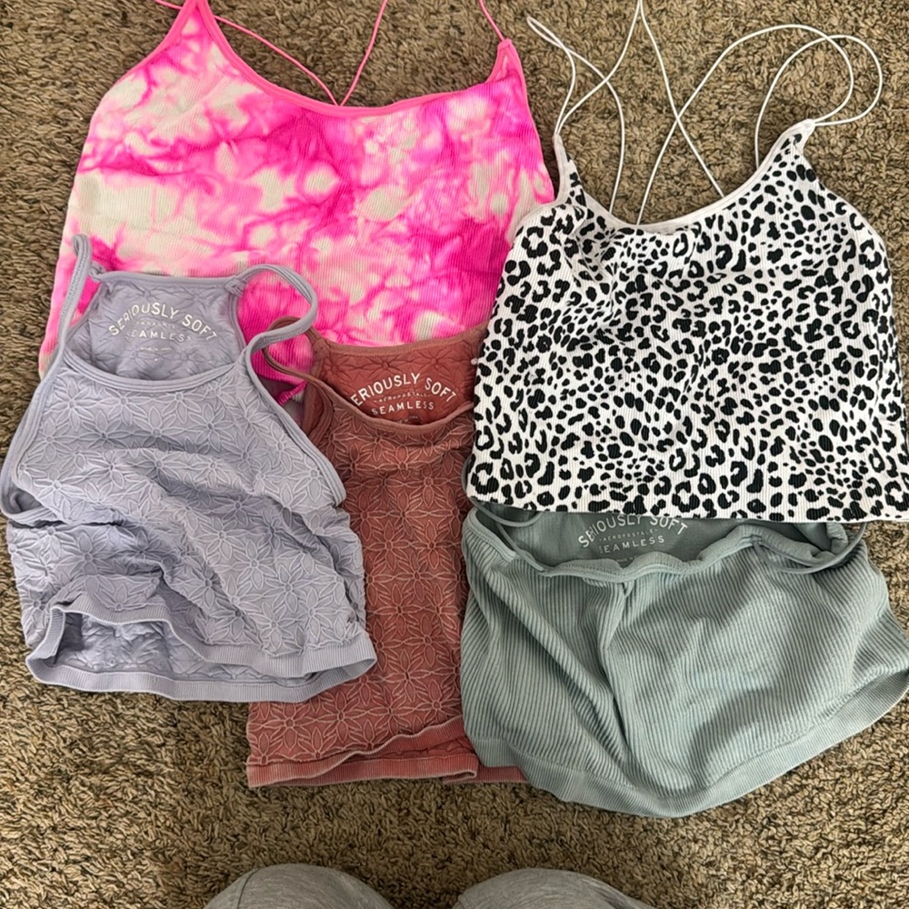 Bundle of five cropped seamless Cammies